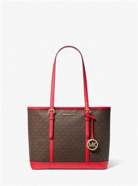 MICHAEL KORS JET SET SIGNATURE DK SANGRIA ZIP 